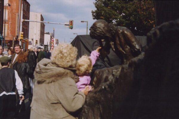 irishmem-arrival-010